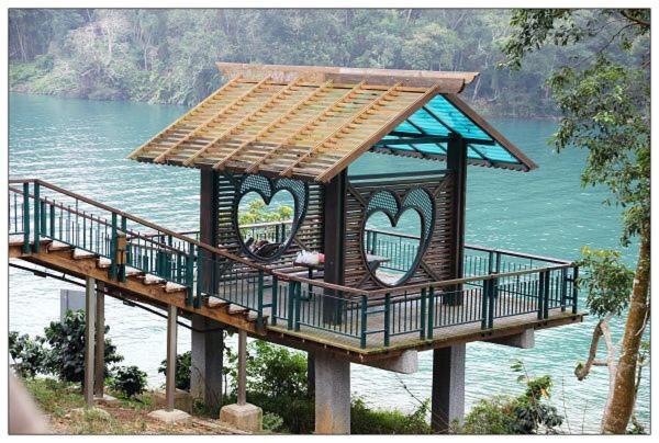 Sun Moon Lake B&B Yuchi Esterno foto